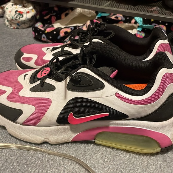 Nike womens shoes air max 200 have a Nike day shoe - Picture 3 of 6